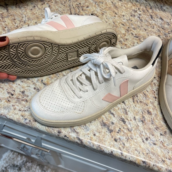 Veja woman's sneakers. Set of 3 - Picture 2 of 5